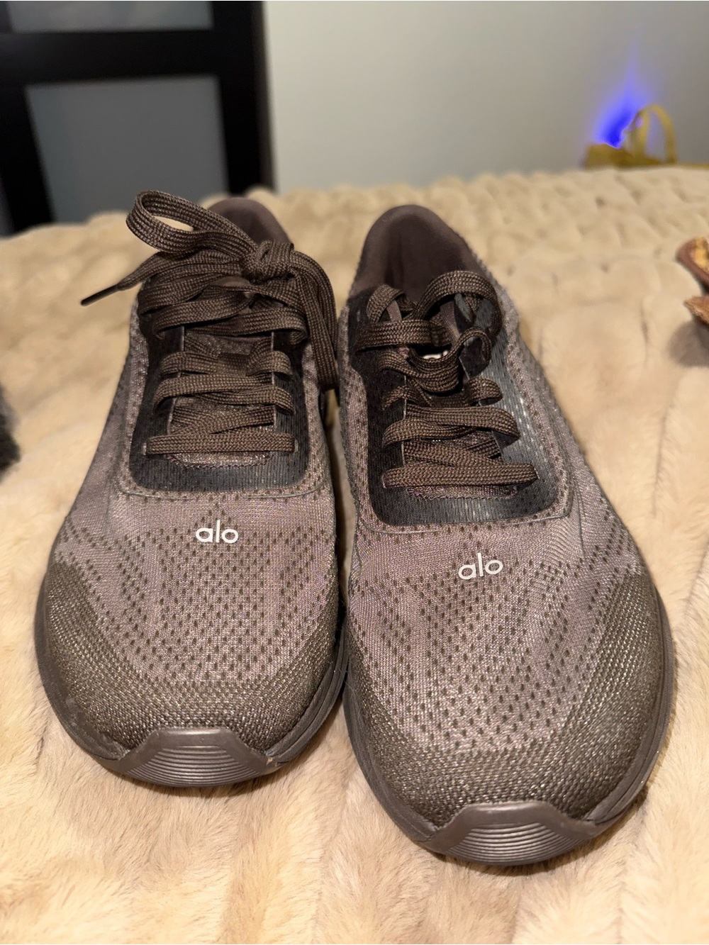 ALO Yoga Unisex Brown Lightweight Running Sneakers - Picture 6 of 8